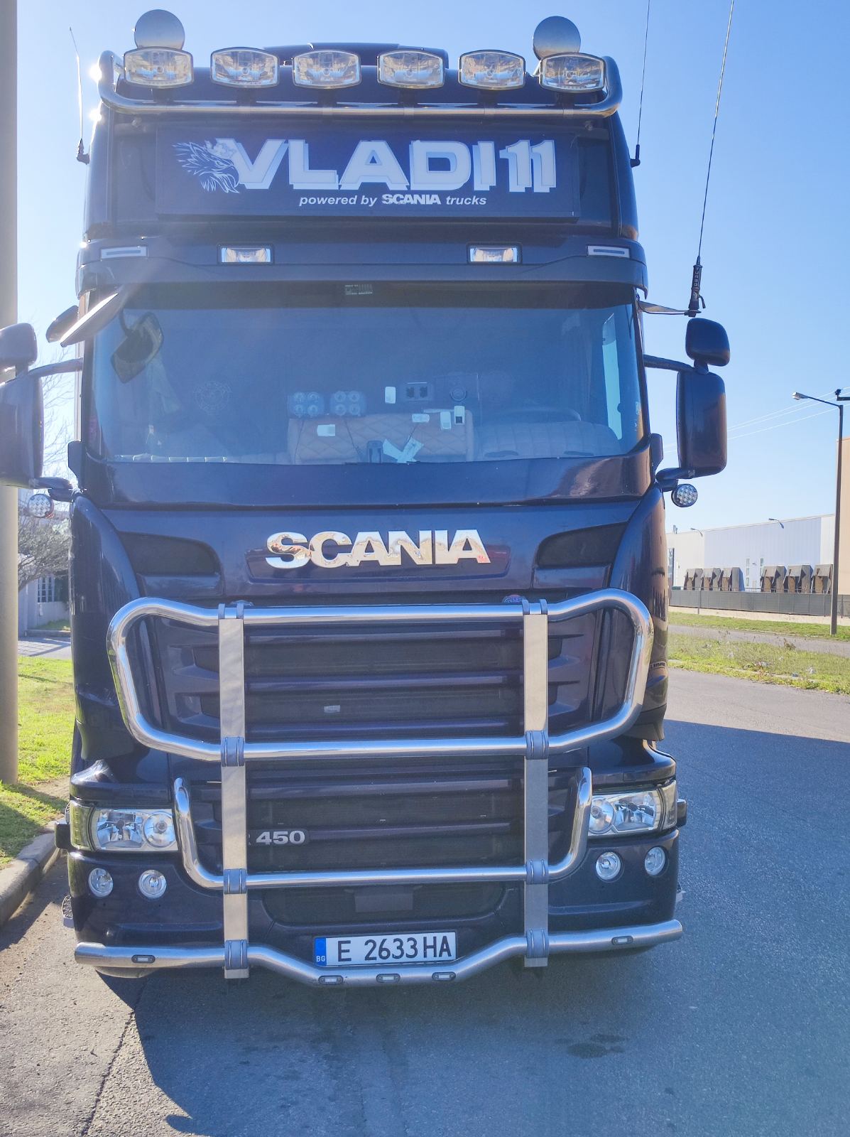 VLADI11 – камион и ремарке, транспортни услуги в Европа